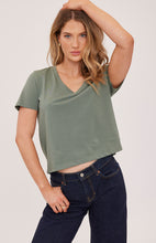 Load image into Gallery viewer, Lucy Tee Acorn Home + Apparel