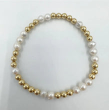 Load image into Gallery viewer, Fresh Water Pearl Bracelet Acorn Home + Apparel