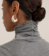 Load image into Gallery viewer, Eva Turtle Neck