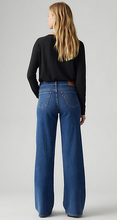 Load image into Gallery viewer, Levi's® 318 Shaping Wide Leg