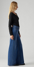 Load image into Gallery viewer, Levi's® 318 Shaping Wide Leg