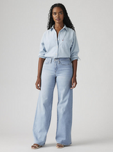 Load image into Gallery viewer, Levi's® 318 Shaping Wide Leg