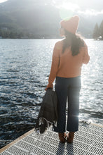 Load image into Gallery viewer, The Shoreline Throw Acorn Home + Apparel