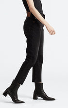 Load image into Gallery viewer, Levi's® 501® Crop