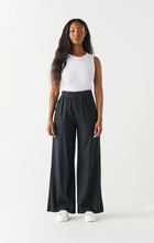 Load image into Gallery viewer, Canadian fashion, spring fashion, summer fashion, linen pants, blue linen pants