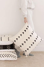 Load image into Gallery viewer, African Mudcloth Throw Pillows