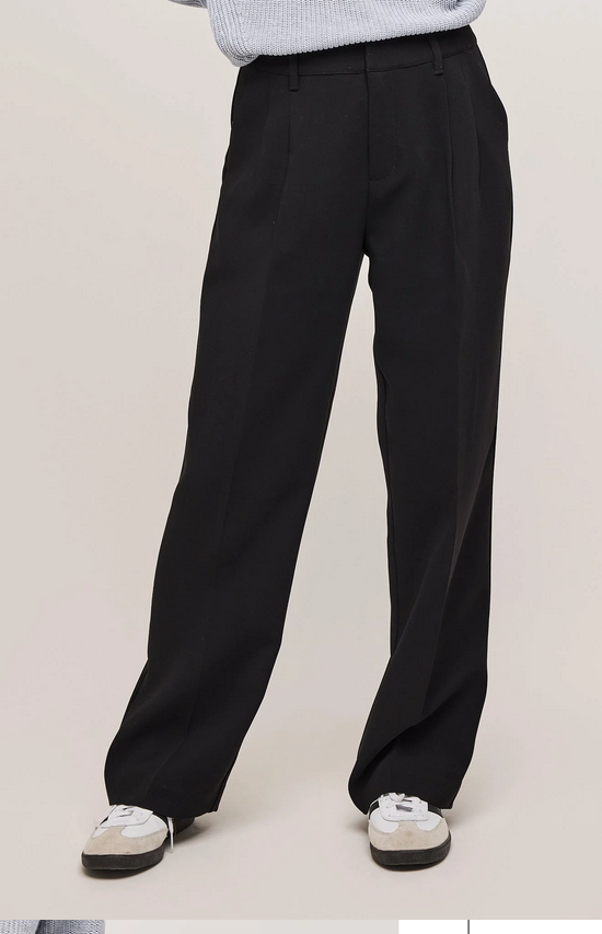 Gentle Fawn Lottie wide leg high rise trouser black dress pant.