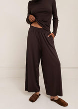 Load image into Gallery viewer, Leif Cropped Pant
