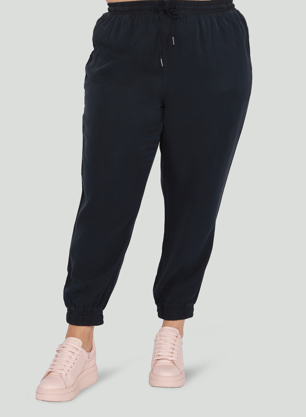 Cropped Tencel Jogger